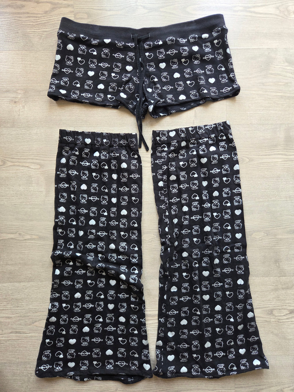 Short y Calentadores Hello Kitty Negros