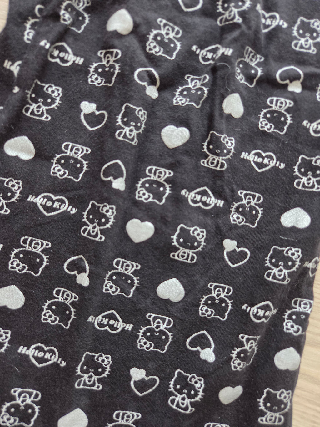 Short y Calentadores Hello Kitty Negros