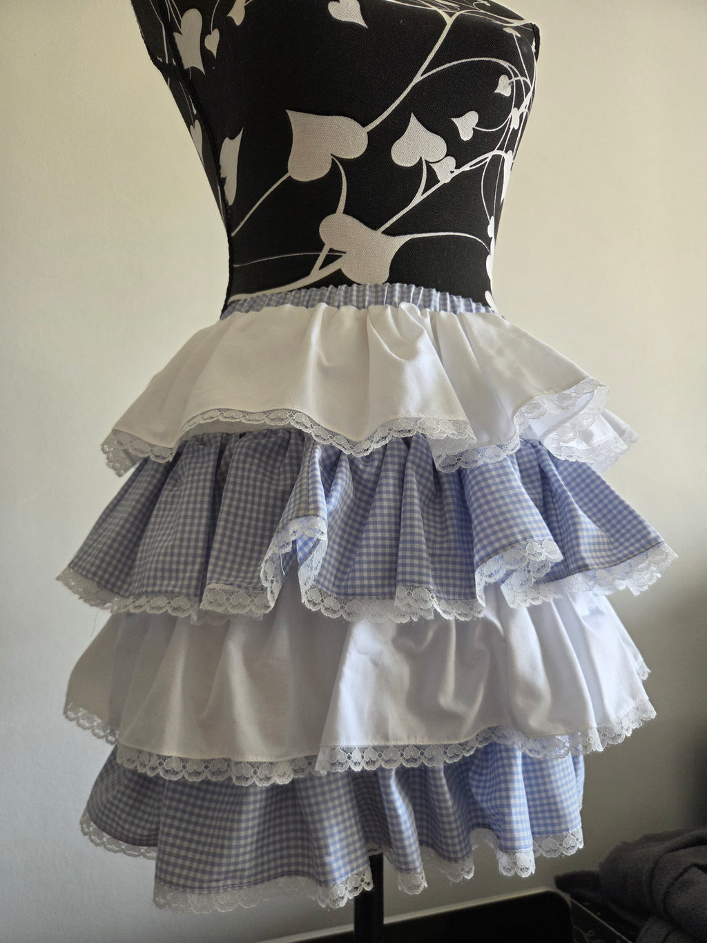Falda de Volantes Por Capas Azul Claro y Blanco