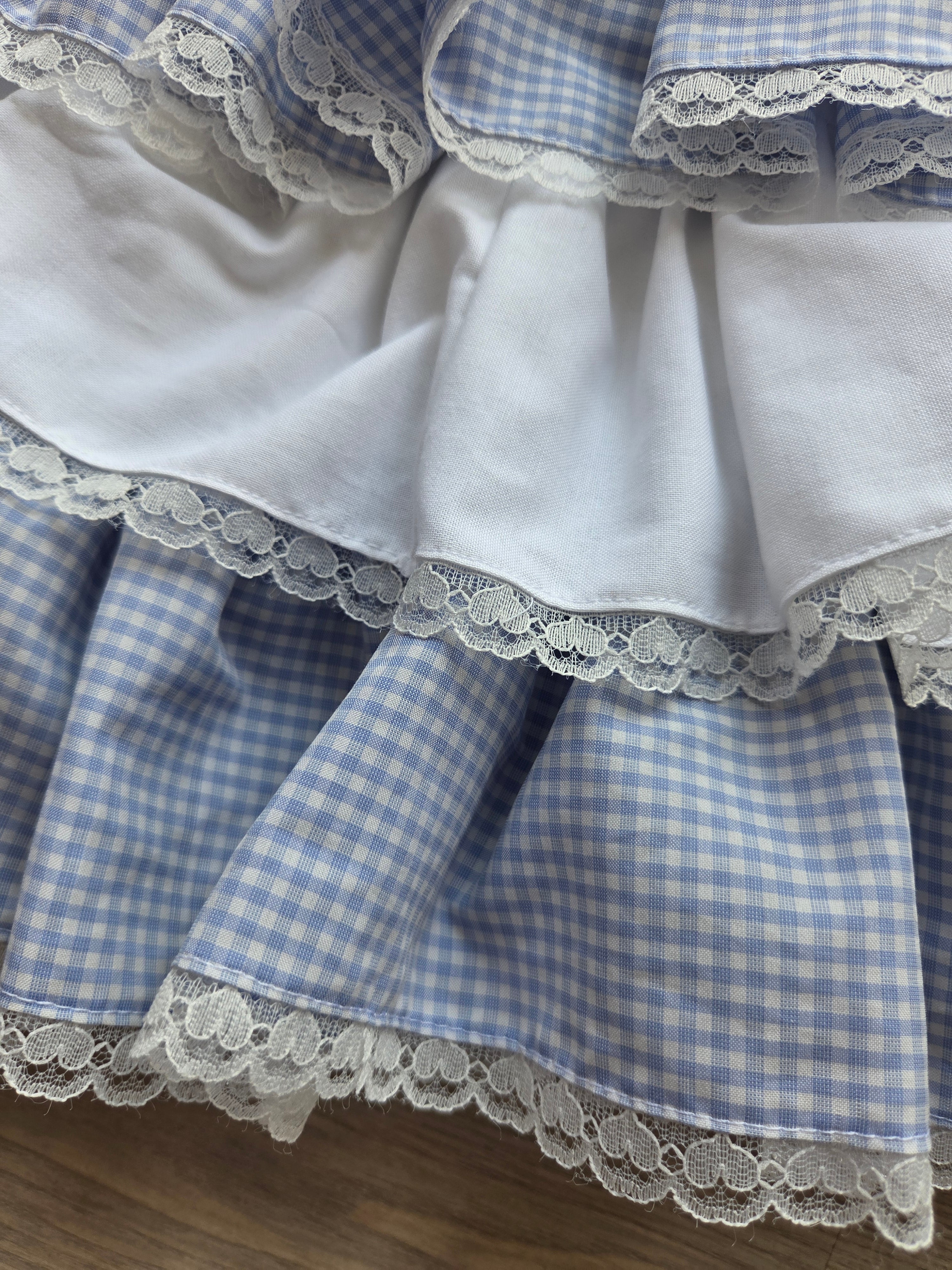 Falda de Volantes Por Capas Azul Claro y Blanco