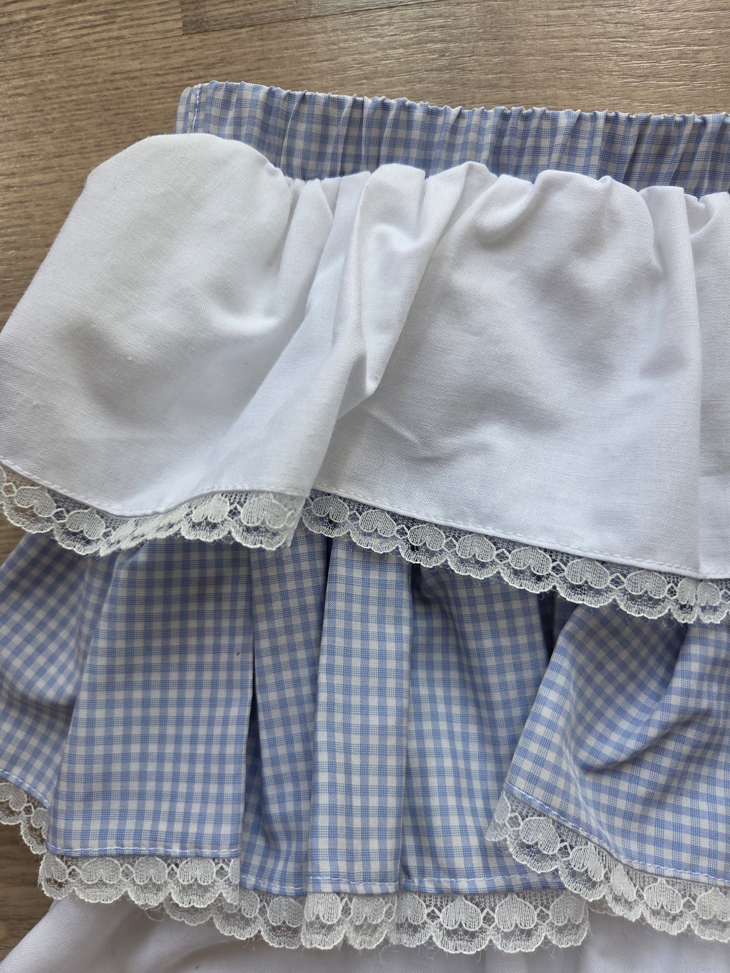 Falda de Volantes Por Capas Azul Claro y Blanco