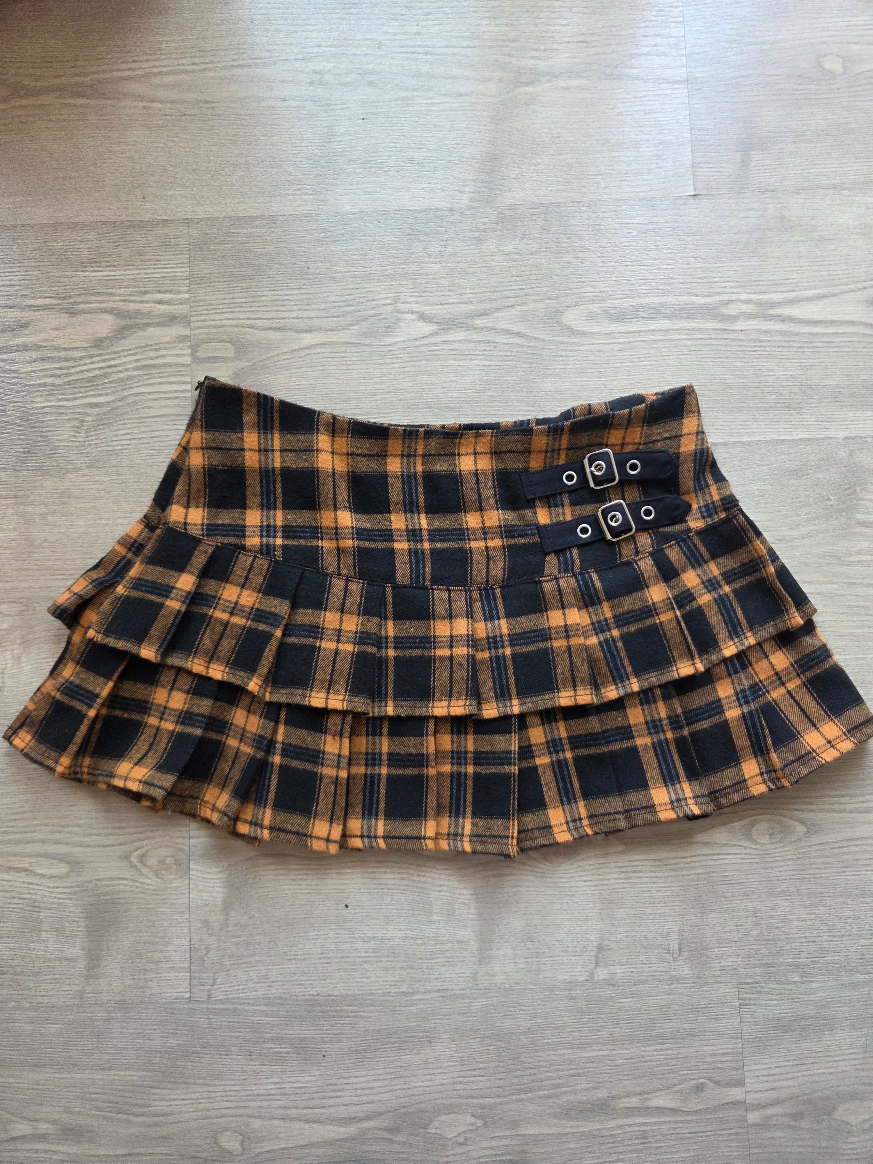 Falda Negra y Naranja de Cuadros Punk